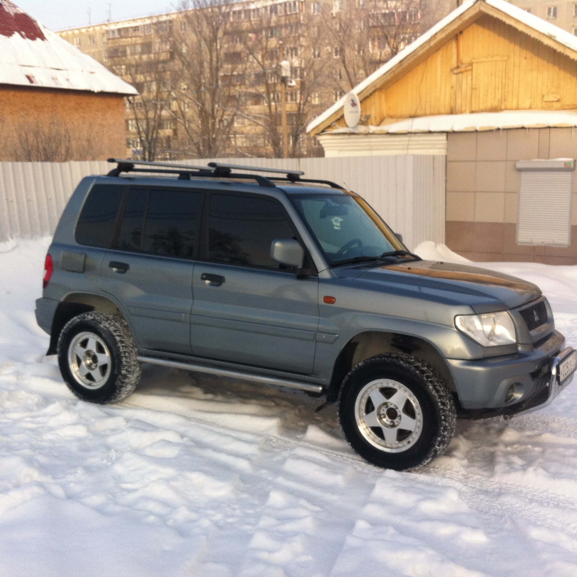 пластик mitsubishi pajero mini пластик mitsubishi pajero mini