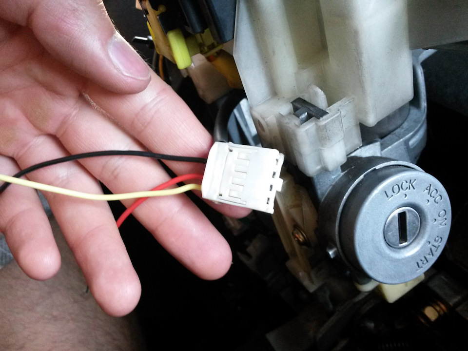 Разъём с новыми проводами — Mitsubishi Pajero iO