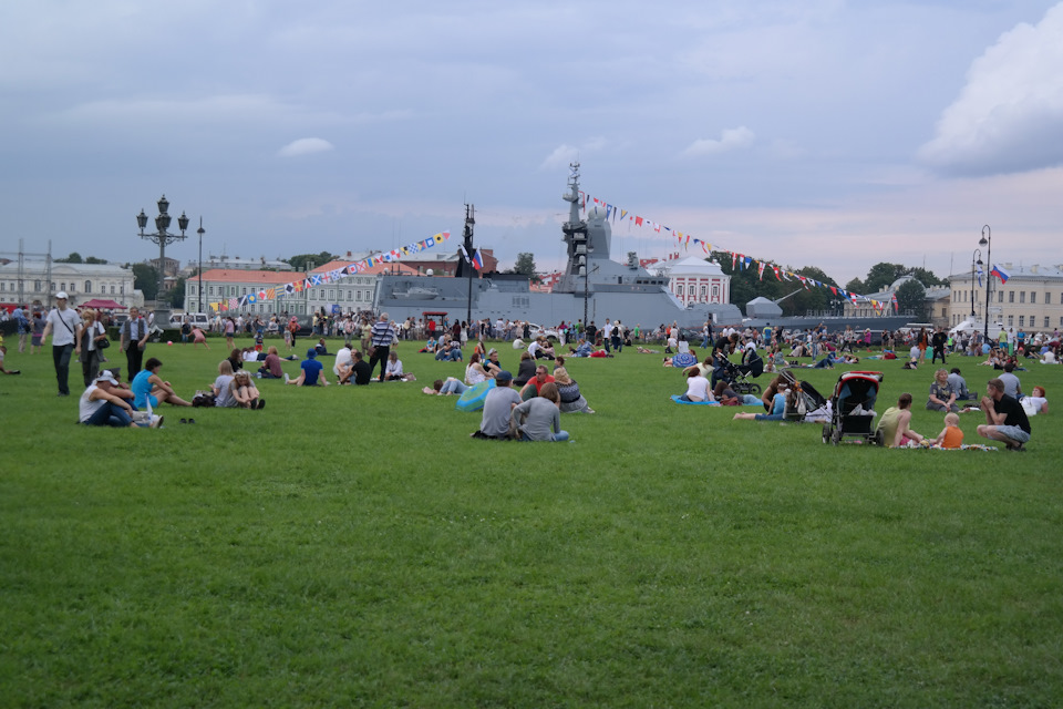 Люди отдыхают и отмечают — Mazda CX-5 (1G)