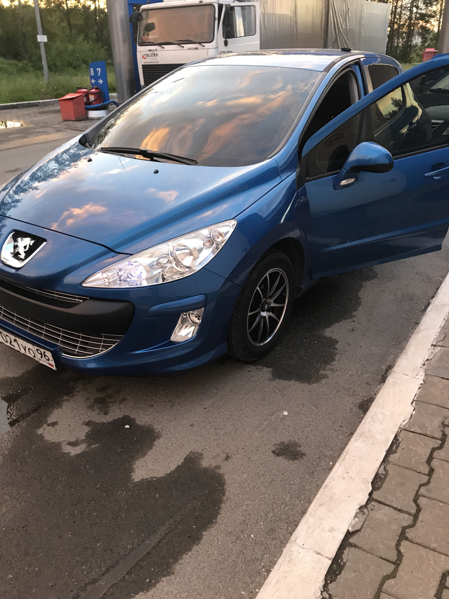 Peugeot 308: Началась беда с машинкой. Помогите! — DRIVE2