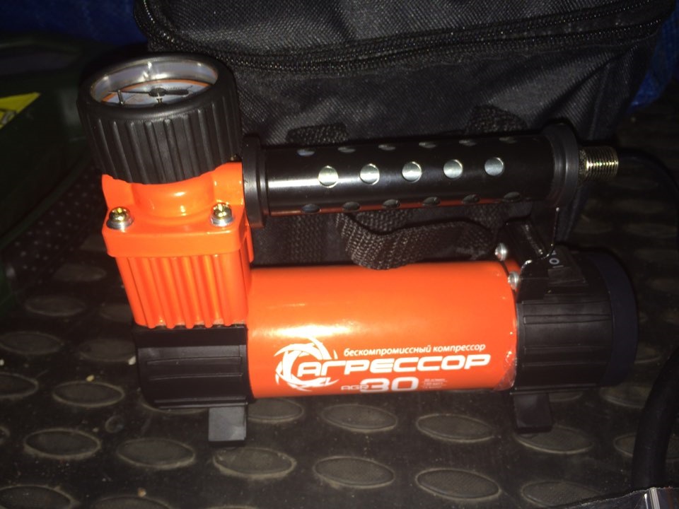 Колесо, компрессор, аккумулятор. — Opel Astra H, 1,6 л, 2008 года ...