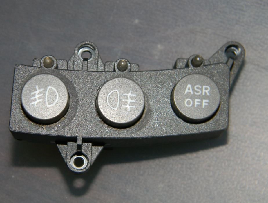 Кнопка ASR — Alfa Romeo 156, 2 л, 2002 года | своими руками | DRIVE2