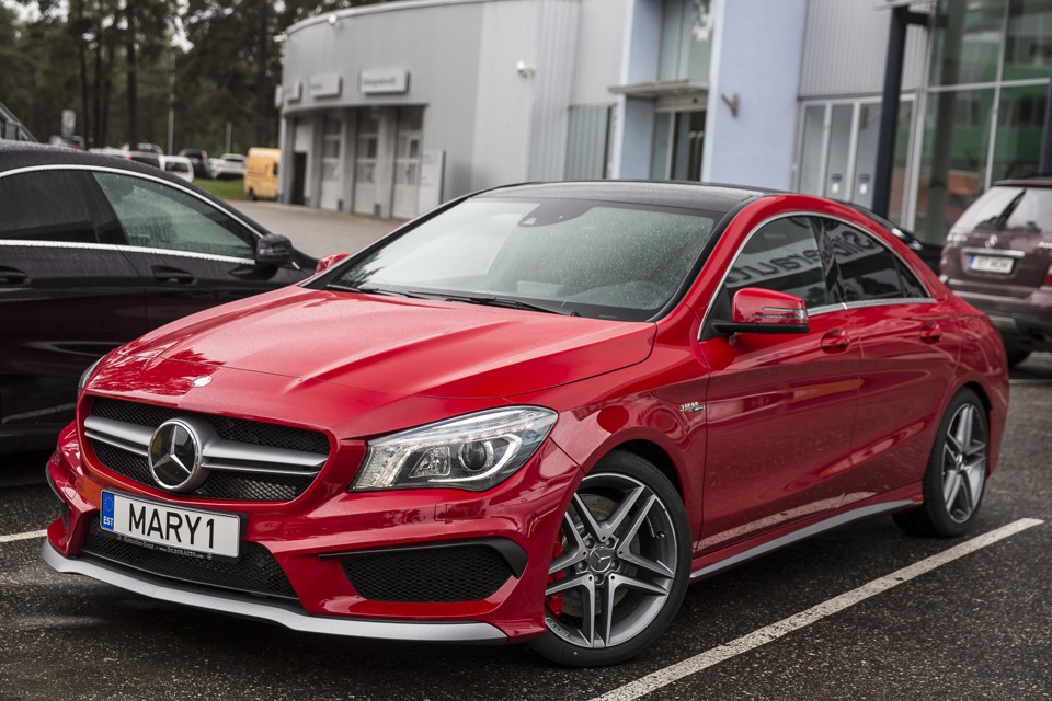 Mercedes Benz CLA за рулем