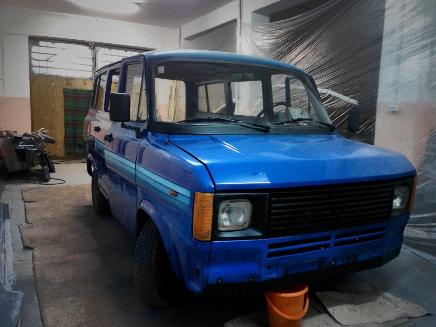 В цвету Монте-Карло — Ford Transit (3G), 2 л, 1983 года | кузовной ремонт |  DRIVE2