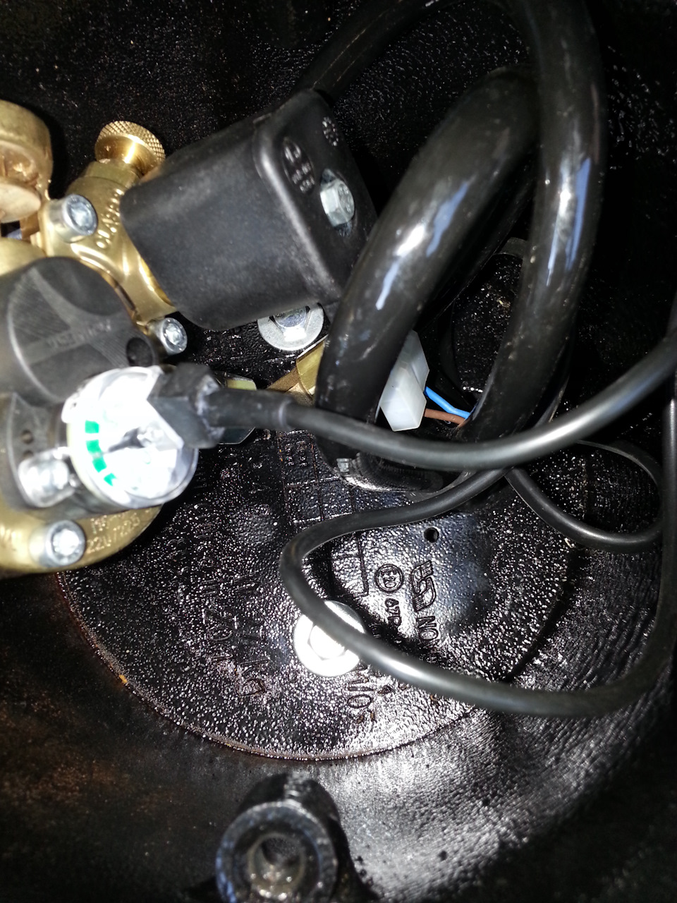 Баллон внутриности — Hyundai Solaris (1G)