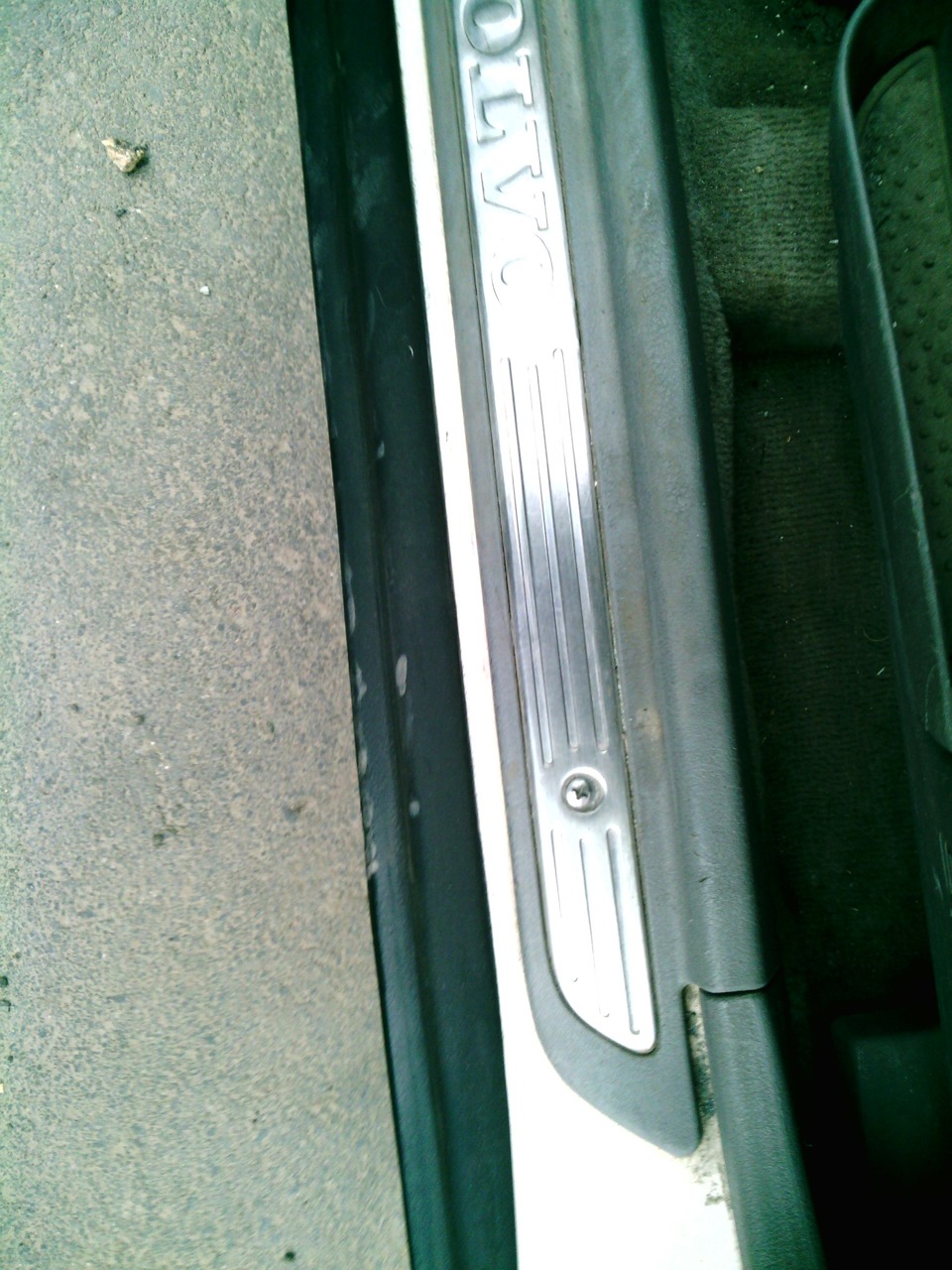 Новые порожки — Volvo S40 (1G), 2 л, 1997 года | кузовной ремонт | DRIVE2