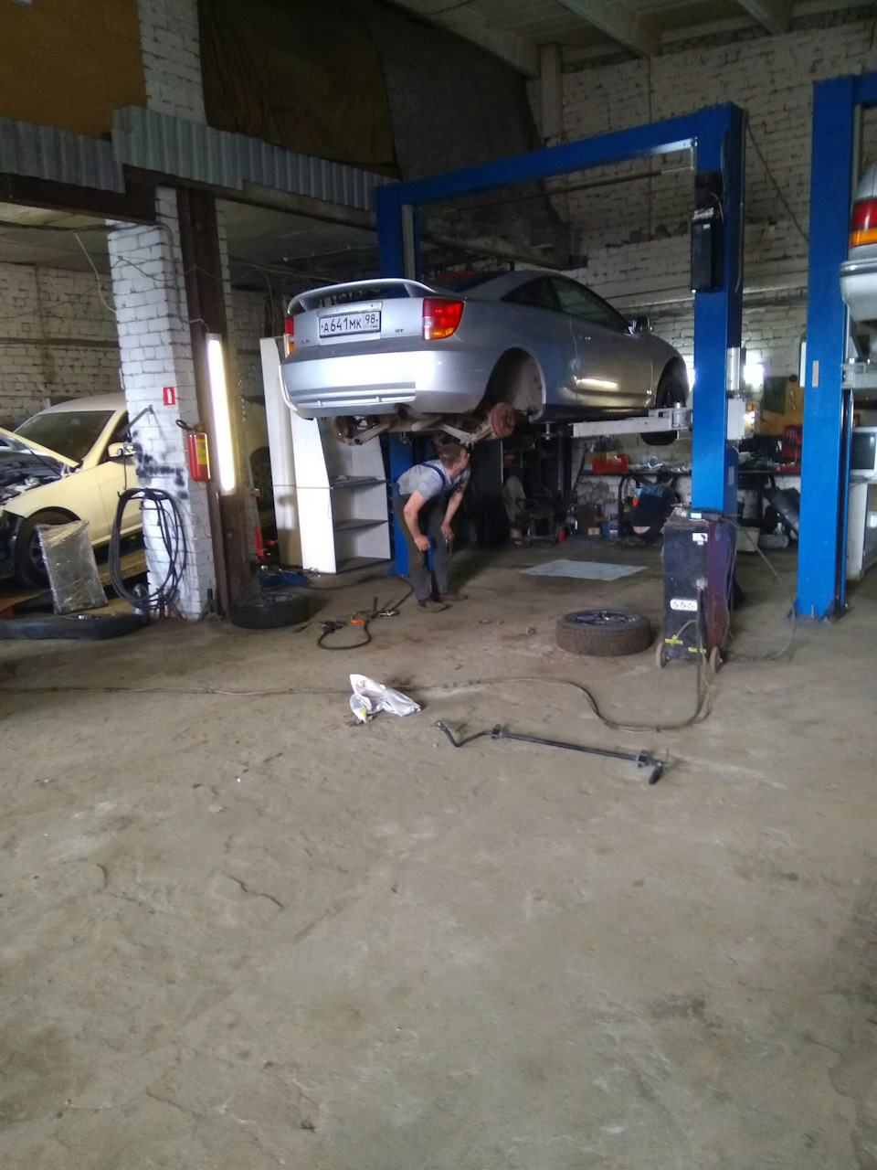 Замена стабилизатора поперечной устойчивости — Toyota Celica (230), 1,8 ...