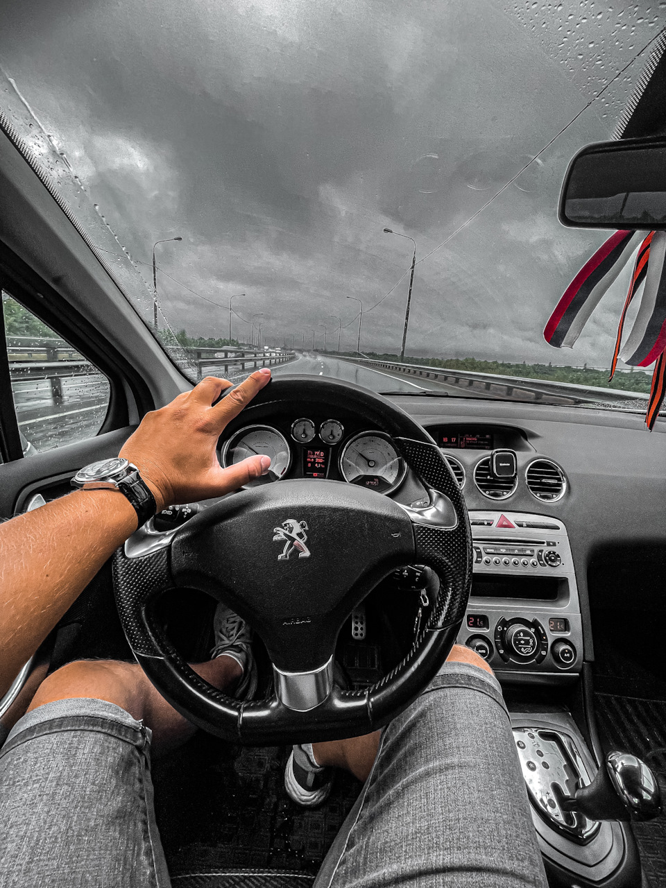 Опора амортизатора левая. — Peugeot 408, 1,6 л, 2014 года | запчасти ...