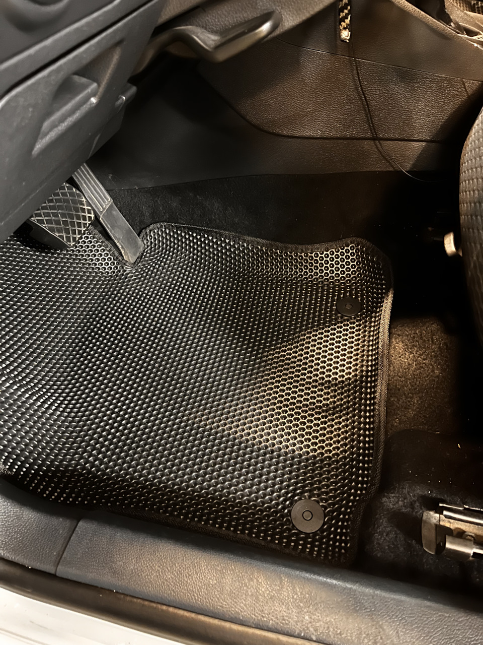 Ковры с бортами на зиму — Volkswagen Golf Mk6, 1,4 л, 2010 года ...