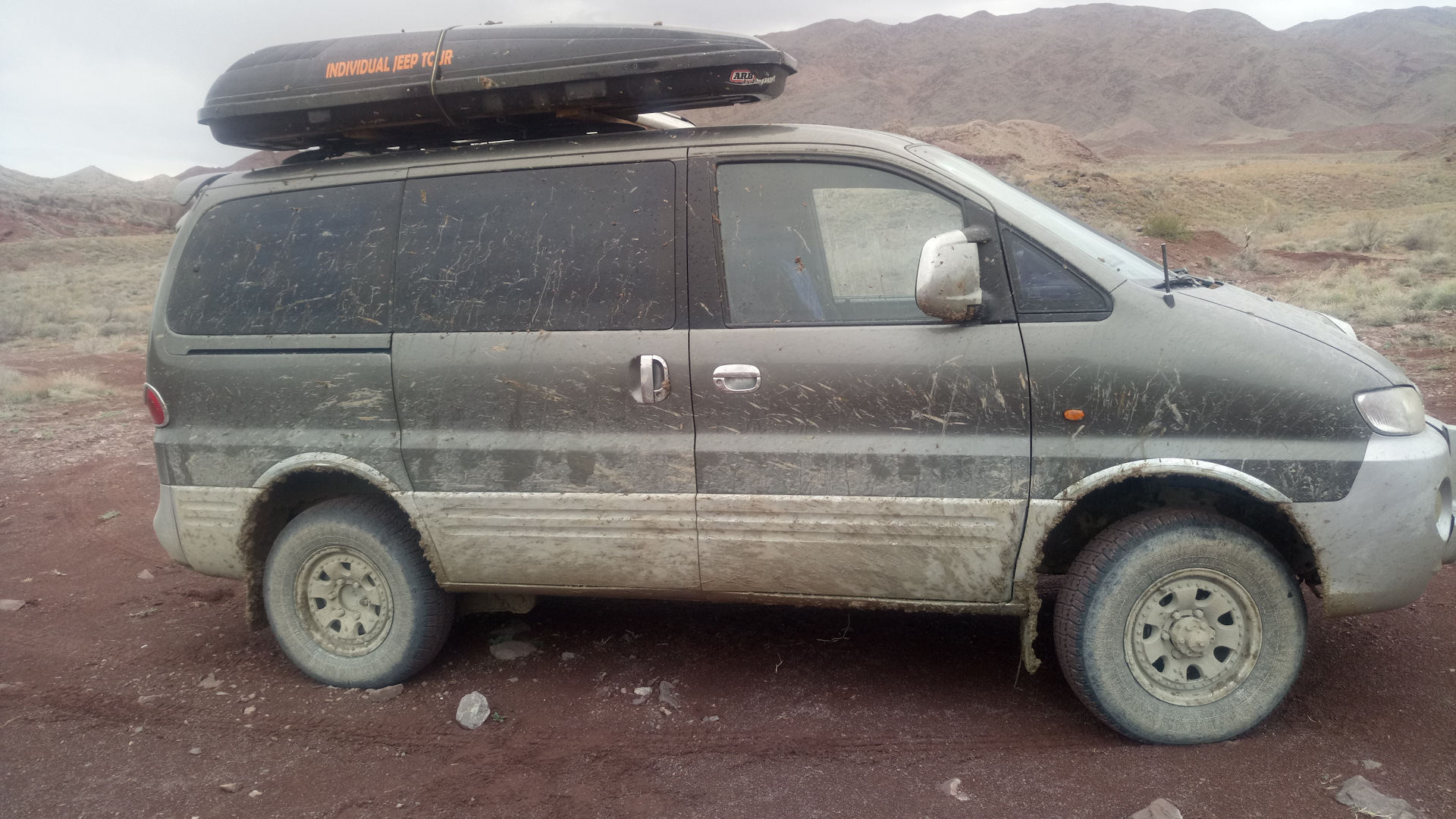 Mitsubishi delica 4. тойота региус 4х4. делика l-500. митсубиси делика 1991. митсубиси делика 2024.