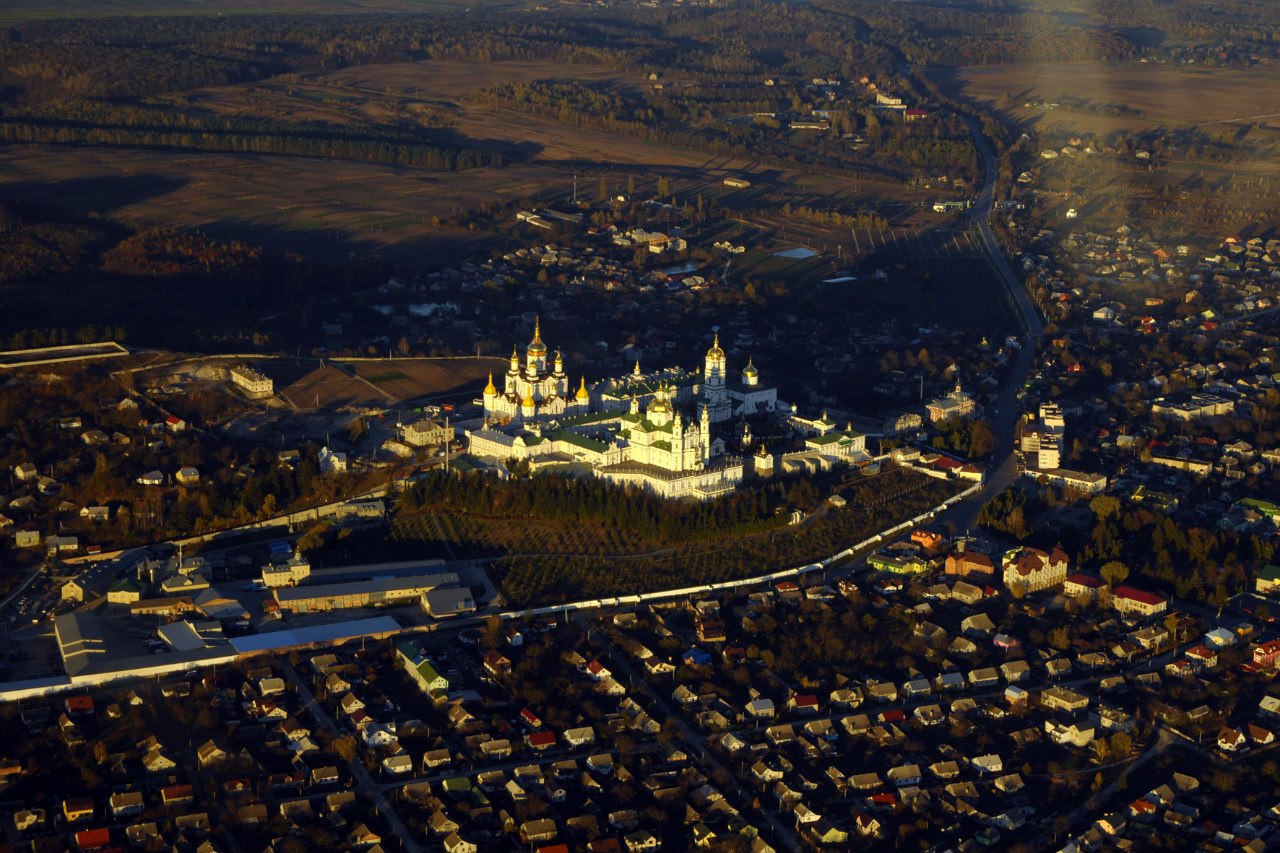 Почаевская Лавра где находится