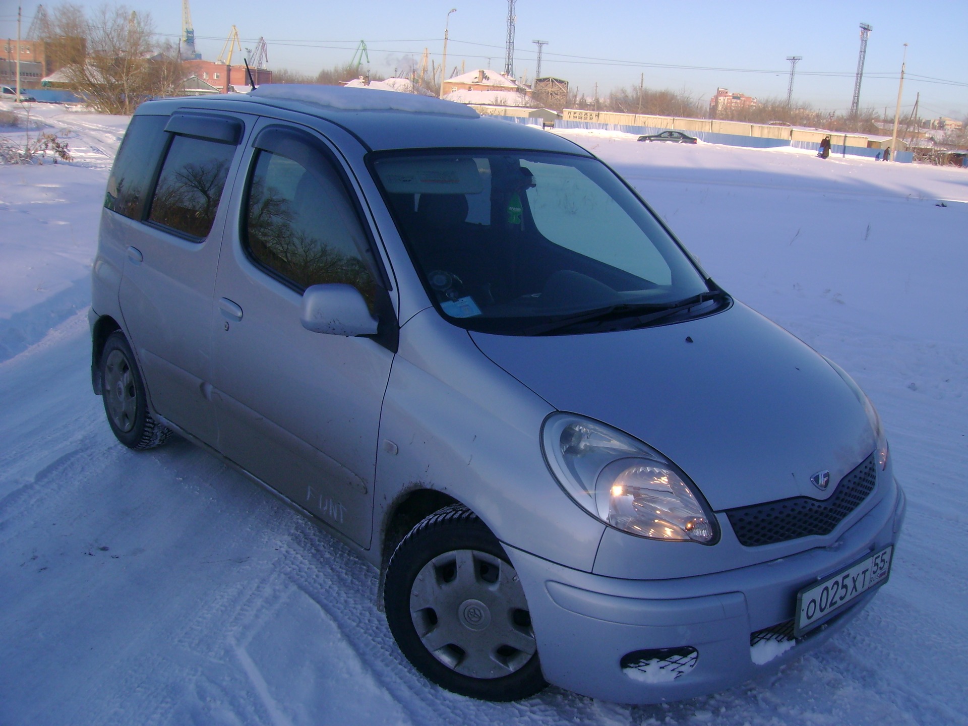   Toyota Funcargo 13 2003