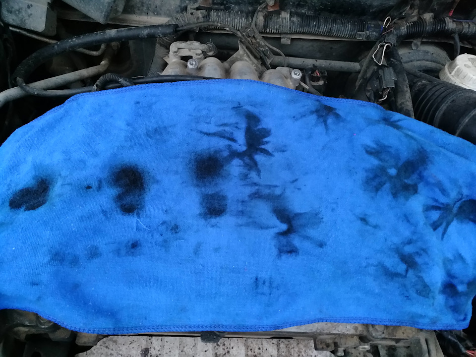 Также прокрутил стартером, чтобы вылетел остальной нагар — Mitsubishi Carisma