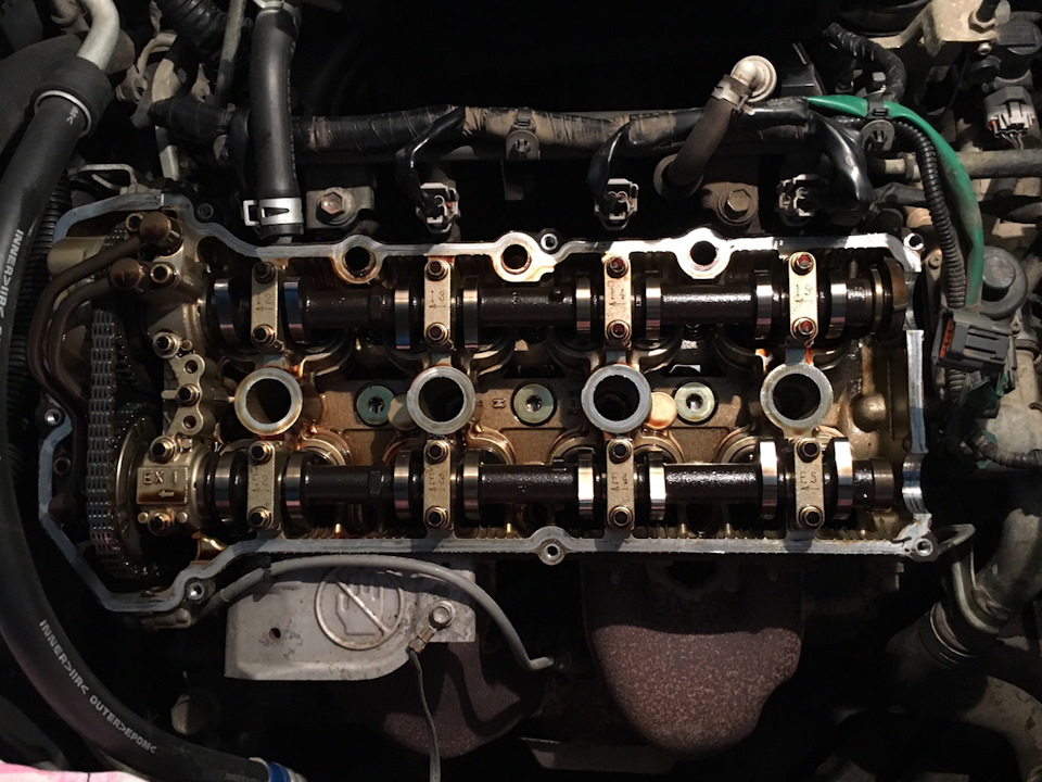 датчик в клапанной крышке сузуки сх4. масло вокруг клапанной крышки. прокладка клапанной крышки 4afe. клапанной крышки 6bt. прокладка клапанной крышки сузуки лиана 1.