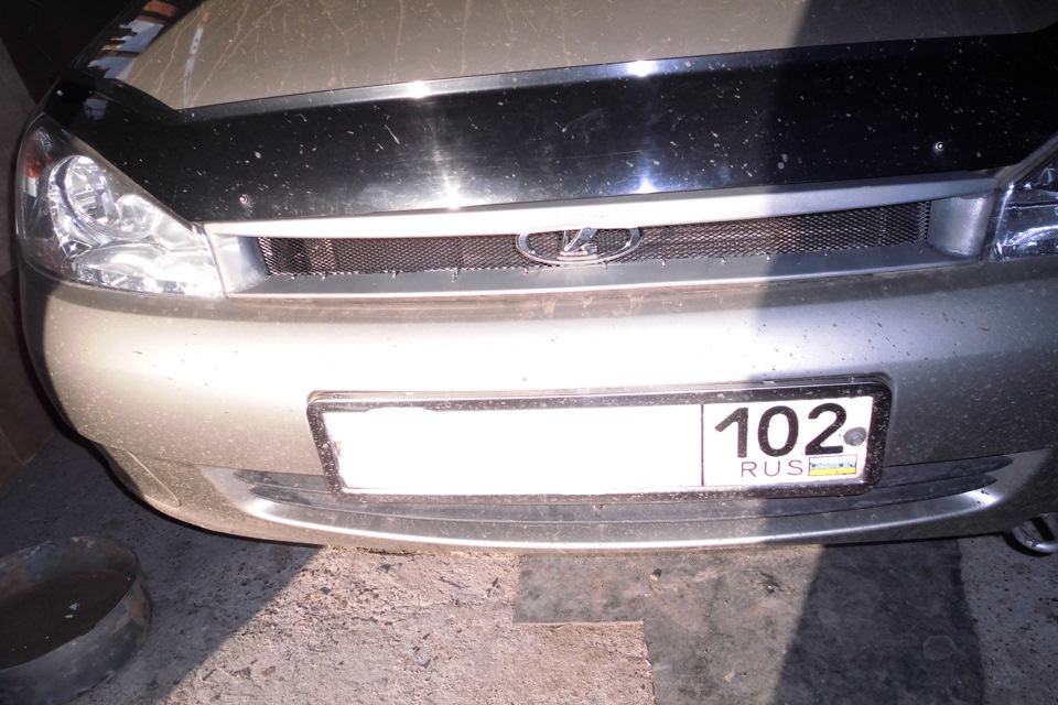 решетка радиатора — Lada Калина Хэтчбек (1G), 1,6 л, 2011 года ...