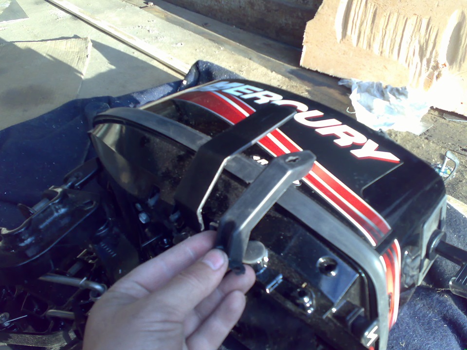 Редуктор плм меркурий 60. Ремонт стартера меркури 30. Лодочный мотор разобранный. Mercury f250 редуктор. Бак от мотора меркури 15.