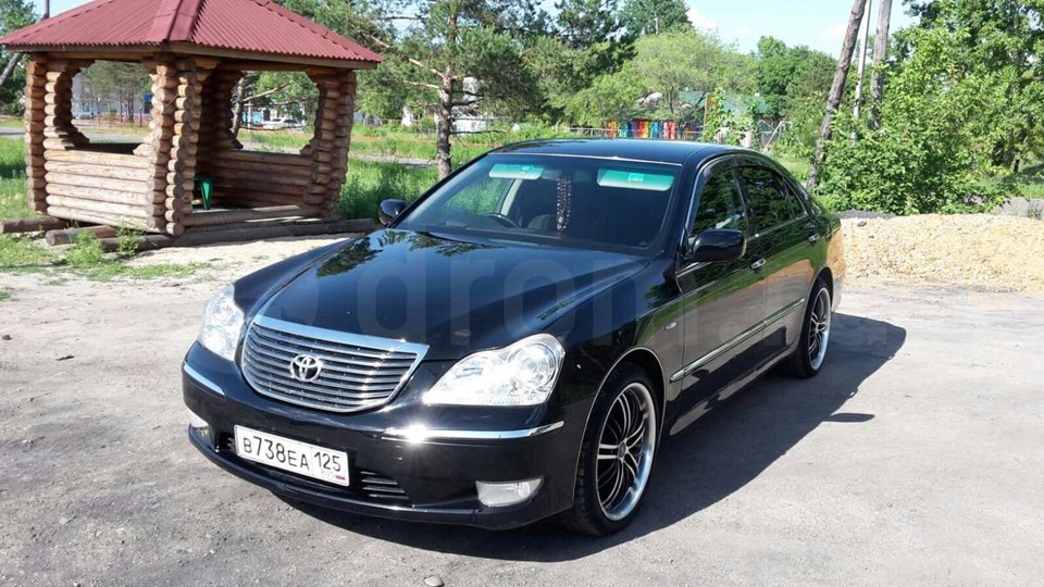 Toyota Crown Majesta s180