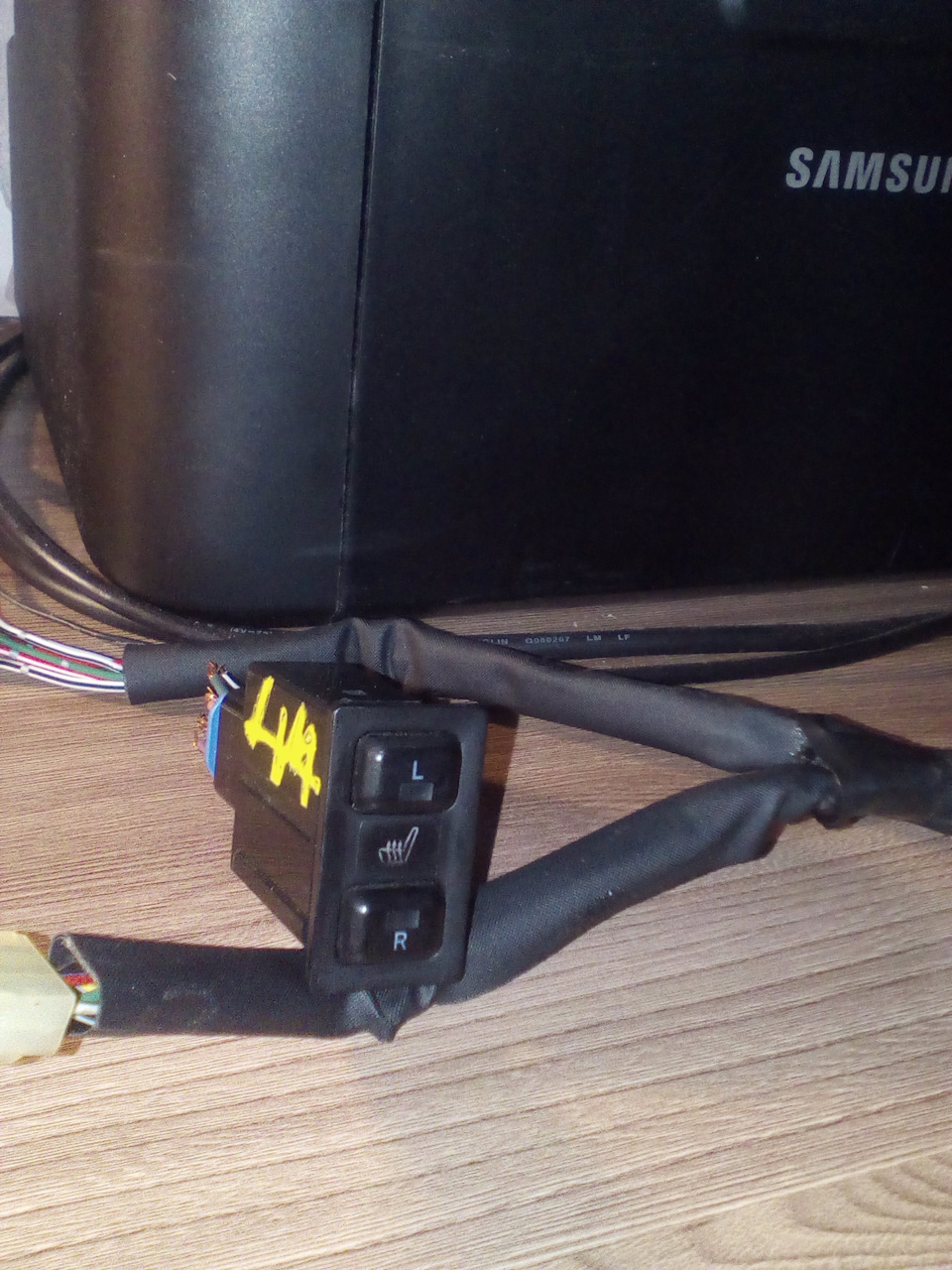 Купил кнопки подогрева ориджинал +Схема и распиновка — Toyota Corona ...