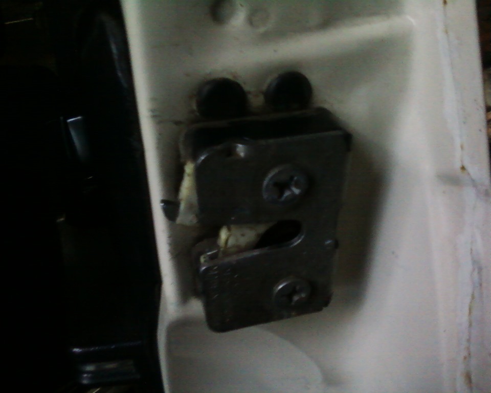 Установка бесшумных замков от ВАЗ 2108 и ВАЗ 2109 — Lada 21051, 1,7 л ...