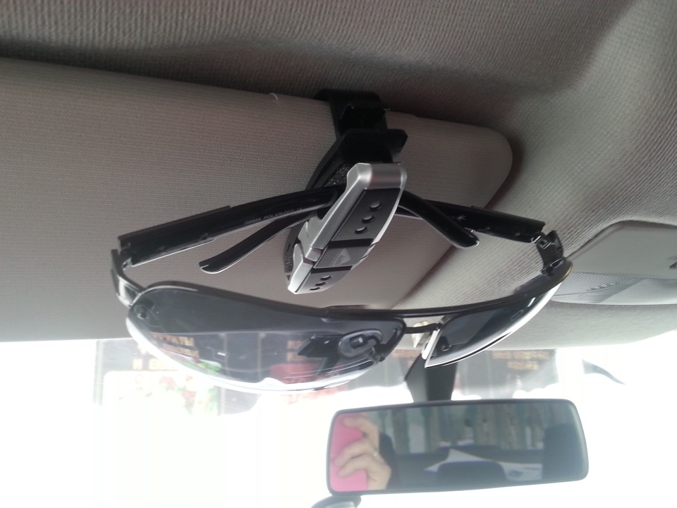 Держатель очков Glasses Holder. — Volkswagen Polo Sedan, 1,6 л, 2013 ...
