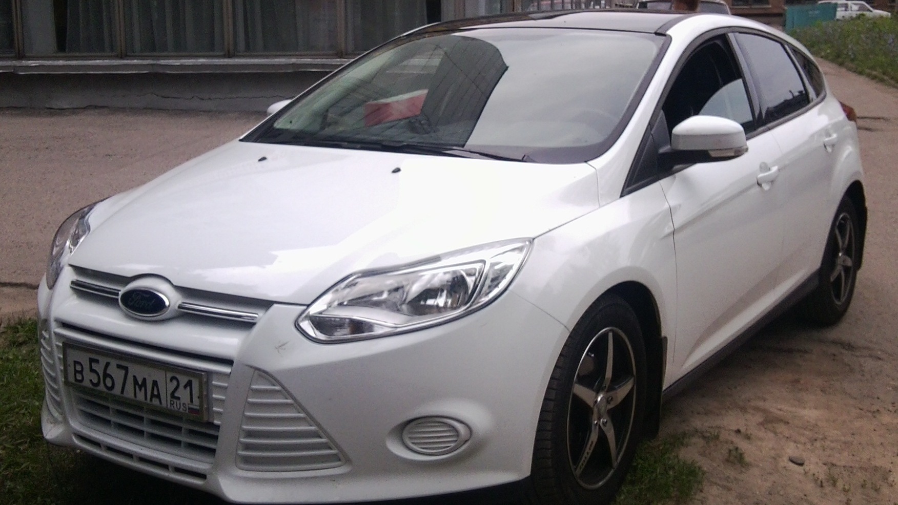 Ford Focus III Hatchback 1.6 бензиновый 2012 | черно белый автомат на DRIVE2