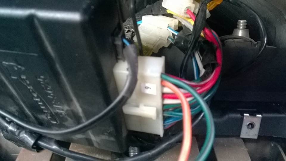 открытие багажника с брелка сигнализации — Lada Гранта, 1,6 л, 2012 ...