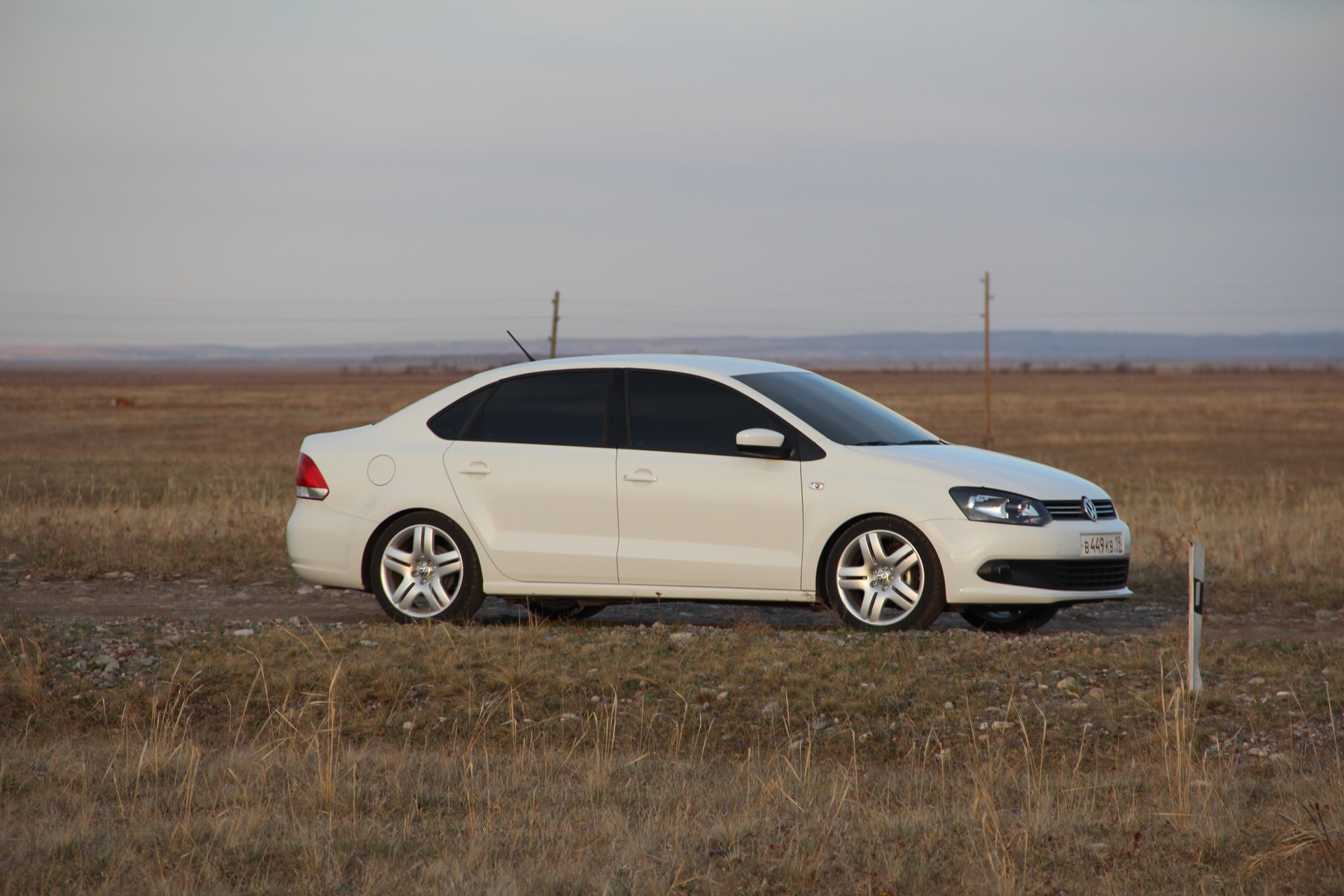 Volkswagen Polo long Beach r17