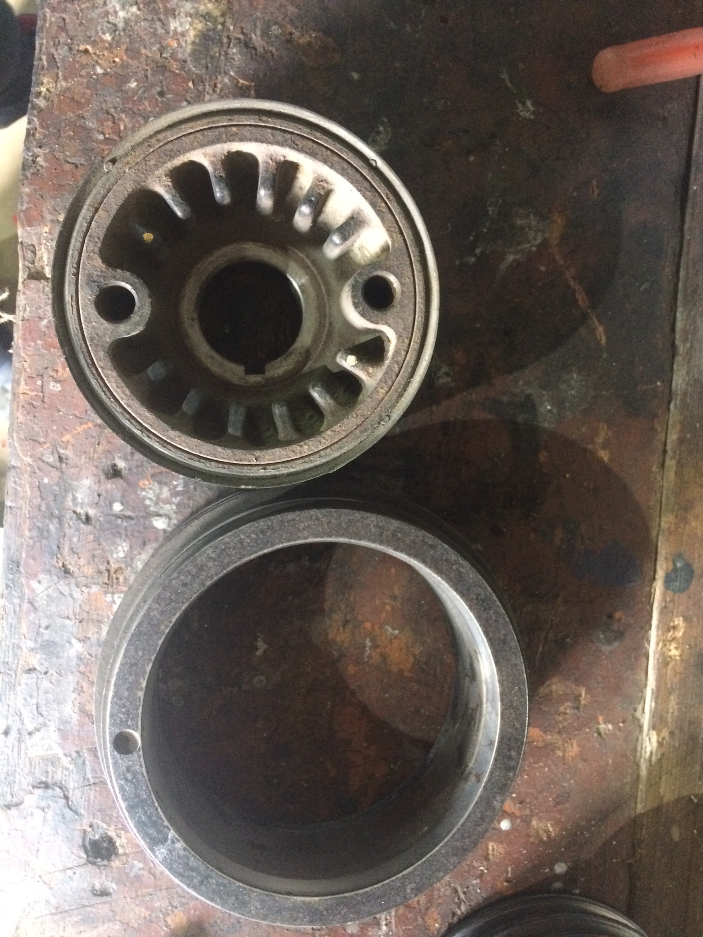 Замена шкива коленвала — Mitsubishi Pajero Sport (2G), 3,2 л, 2009 года ...