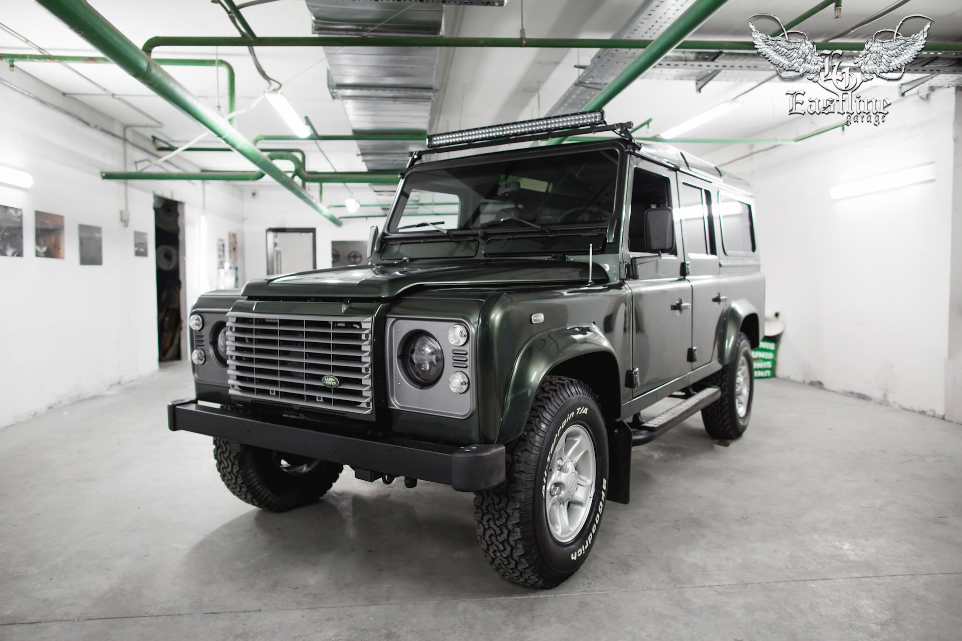 LandRoverDefender– пошив салона в немецкую экокожу и алькантару.  Гидроизоляция и шумоизоляция кузова, новое напольное покрытие, перетяжка  руля и торпедо. — Eastline-Garage на DRIVE2