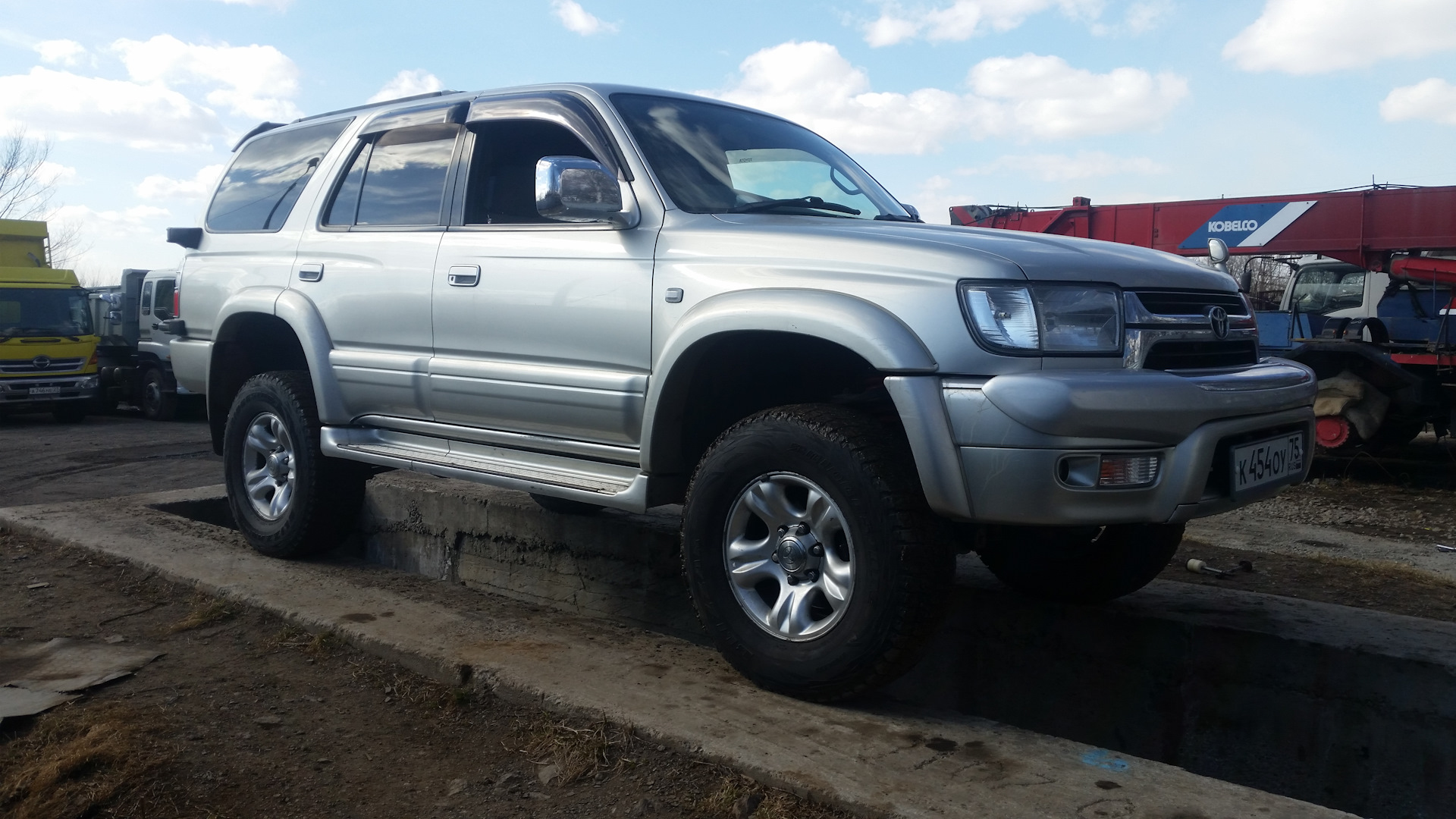 Toyota Hilux Surf 3.4. Хайлюкс Сурф 185. Тойота Хайлюкс Сурф 92 года. Лифт подвески Hilux Surf 215.