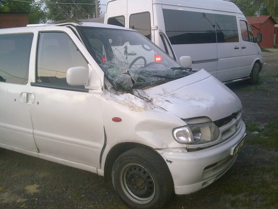 Nissan Serena c23 2001