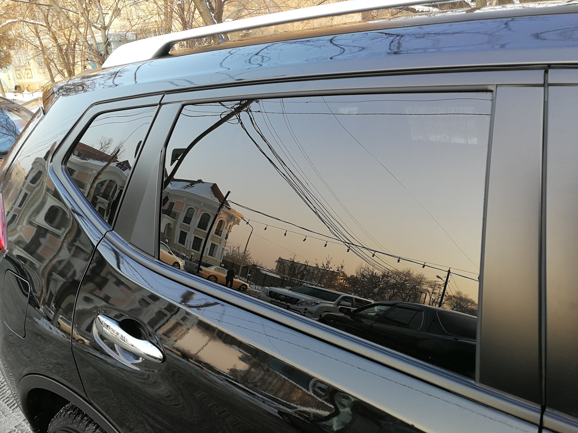 Стекла на х трейл. Nissan x-Trail антихром. Антихром Ниссан х Трейл т31. X Trail t31 антихром. Ниссан икстрейл т31 дефлектор заднего стекла.