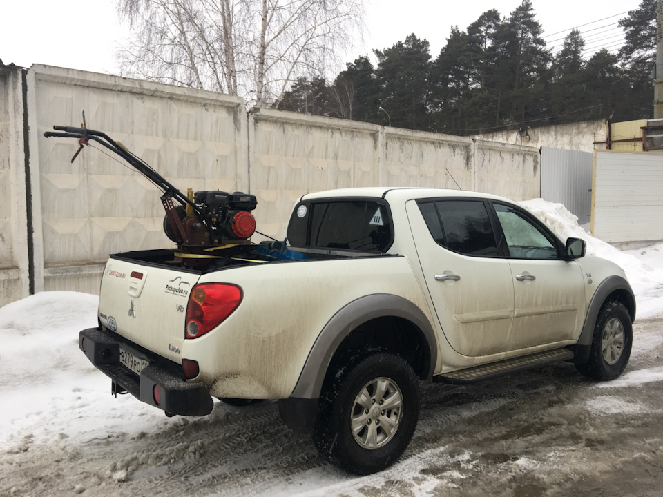 Л200 2011 год. Mitsubishi l200 2. Mitsubishi l200 2.5. Мицубиси л200 2.5. Митсубиси l200 2011.