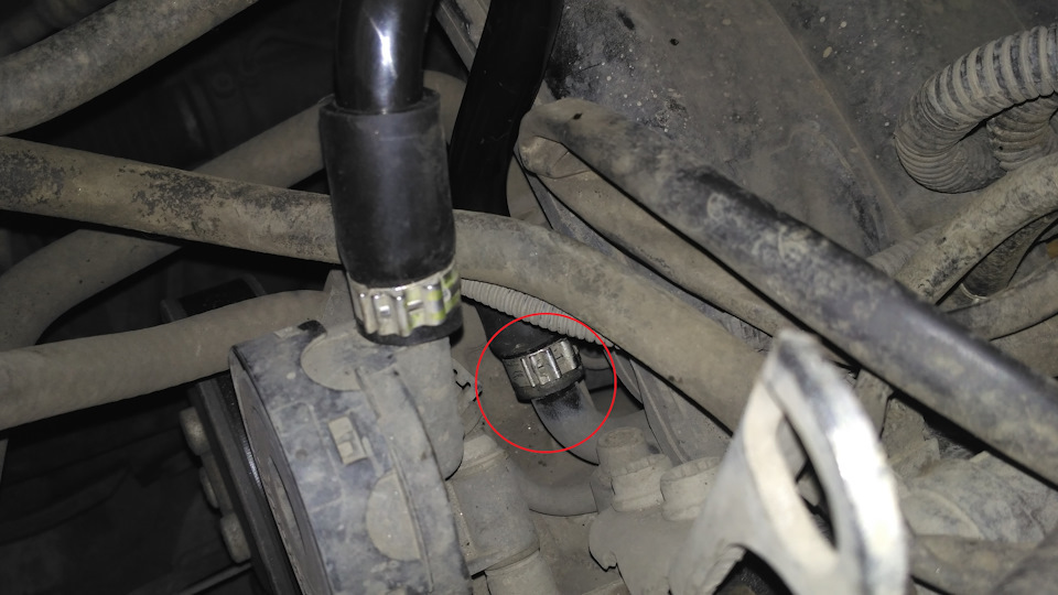 чистка редукционного клапана вентиляции картерных газов… — Skoda Fabia ...