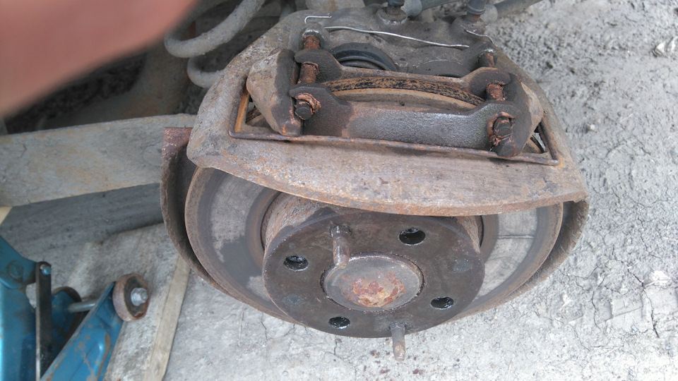 грохот или пролюбилась пружина суппорта — Москвич 2141, 2 л., 1994 года ...