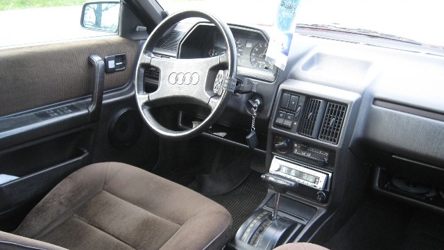 Ауди 80 автом. Audi 100 interior. Ауди 100 1979 на автомате. Ауди 100 в 45 кузове автомат. Audi 200 c3 interior.