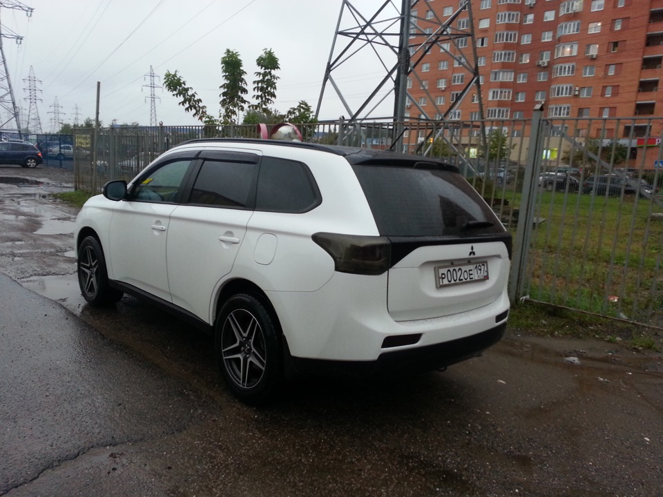 Mitsubishi Outlander матовый