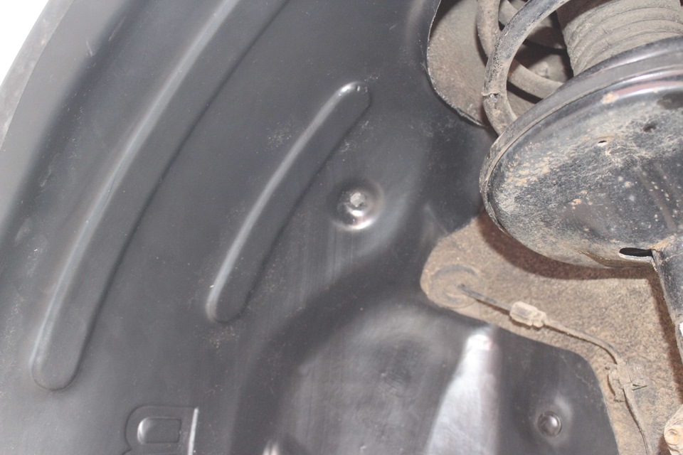 Установка подкрылков на чери тигго т11. Демонтаж подкрылков ауди а4. Жидкие подкрылки 2110. Крепление подкрылка е46. Восстановление подкрылка.