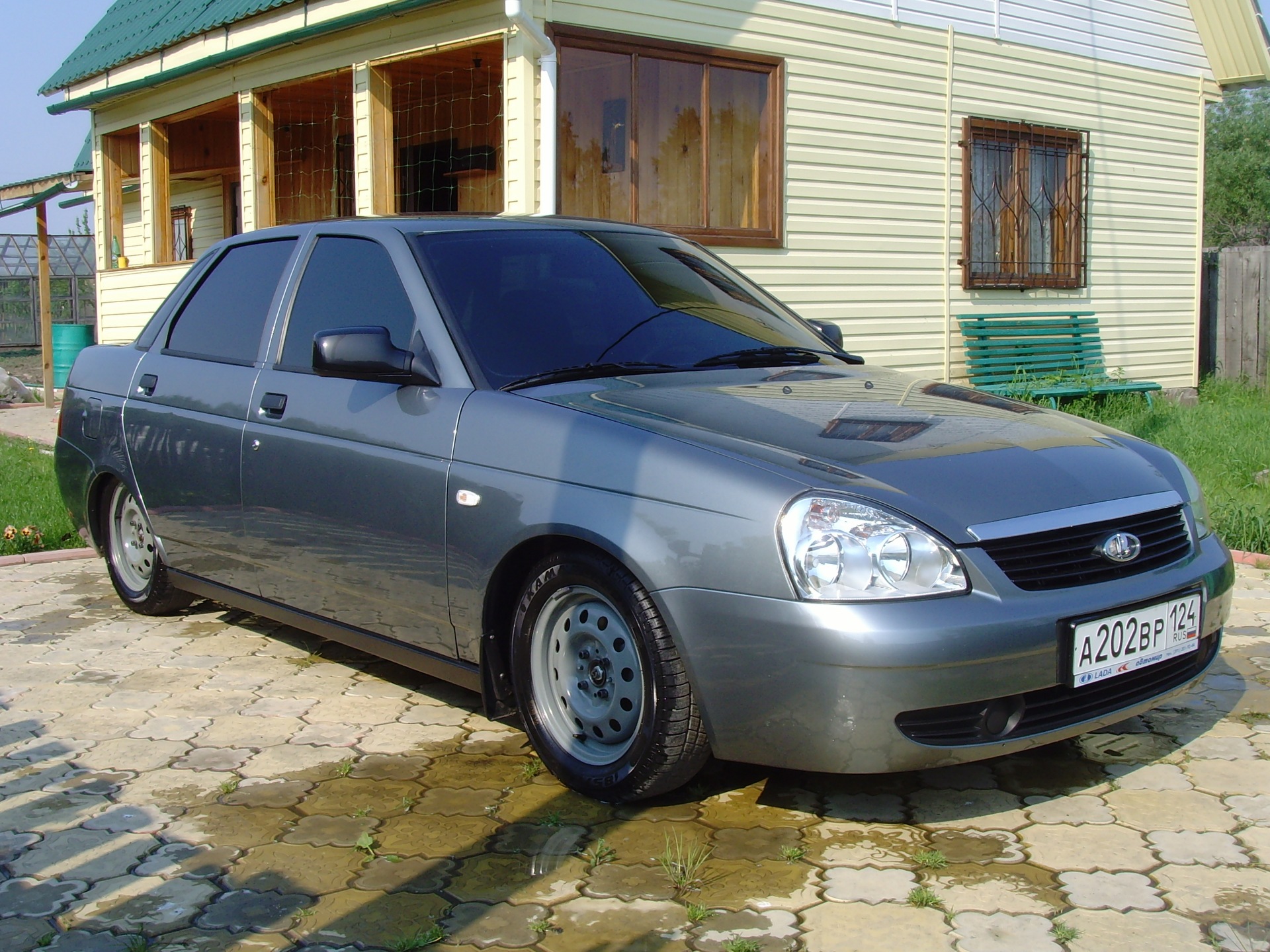 Lada Priora черная 70