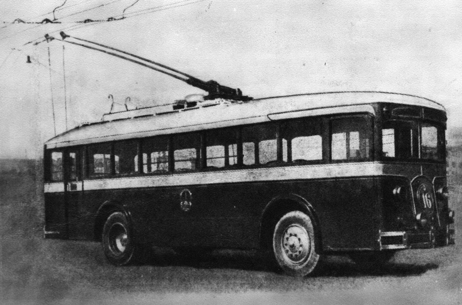 Когда появился троллейбус. Первый троллейбус в Санкт Петербурге 1902. ЛК-1 троллейбус.