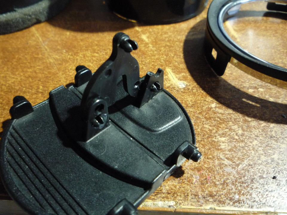 теперь поводок стоит ровно… — Ford S-Max (1G)