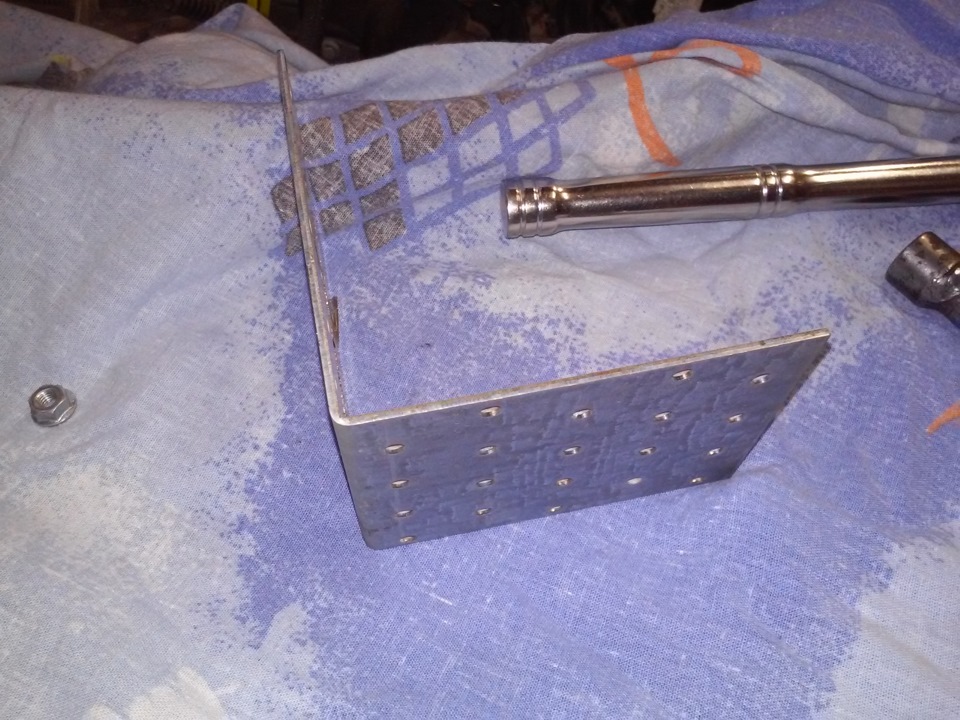 Уголок 60х80 мм за 50 рублей — Renault Duster (1G)