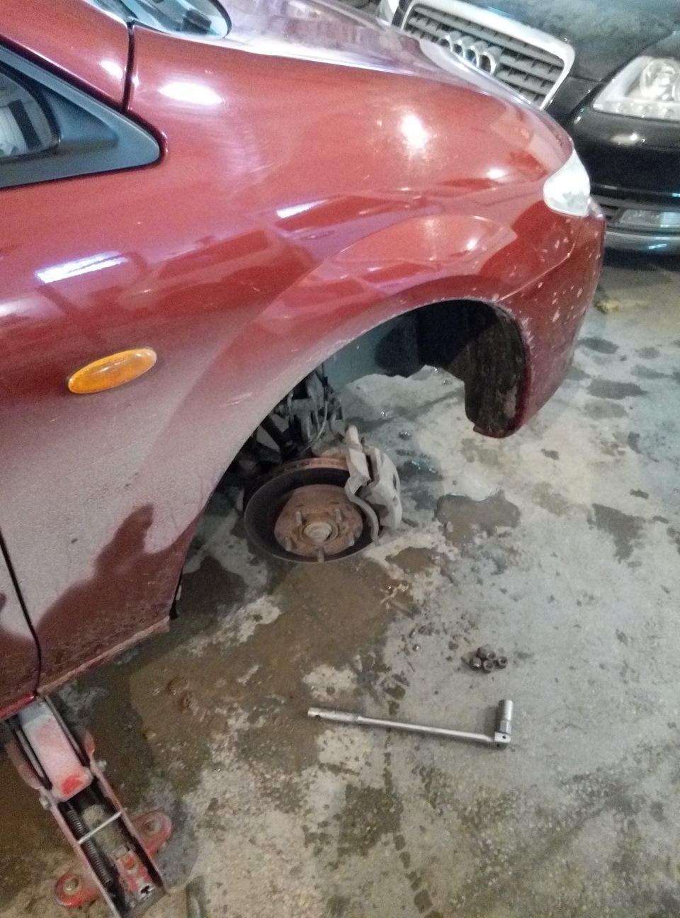 замена колодок и пыльника тормозного цилиндра — Mazda Premacy (1G), 1,8 ...