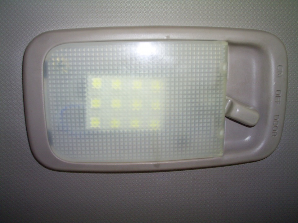 Установка светодиодной люстры — Toyota Corolla (100), 1,3 л, 1993 года ...