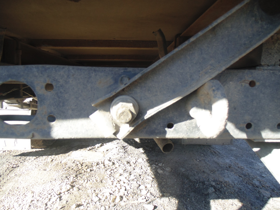 Крепление запаски. Газель. — ГАЗ Газель, 2,5 л, 2007 года | своими ...