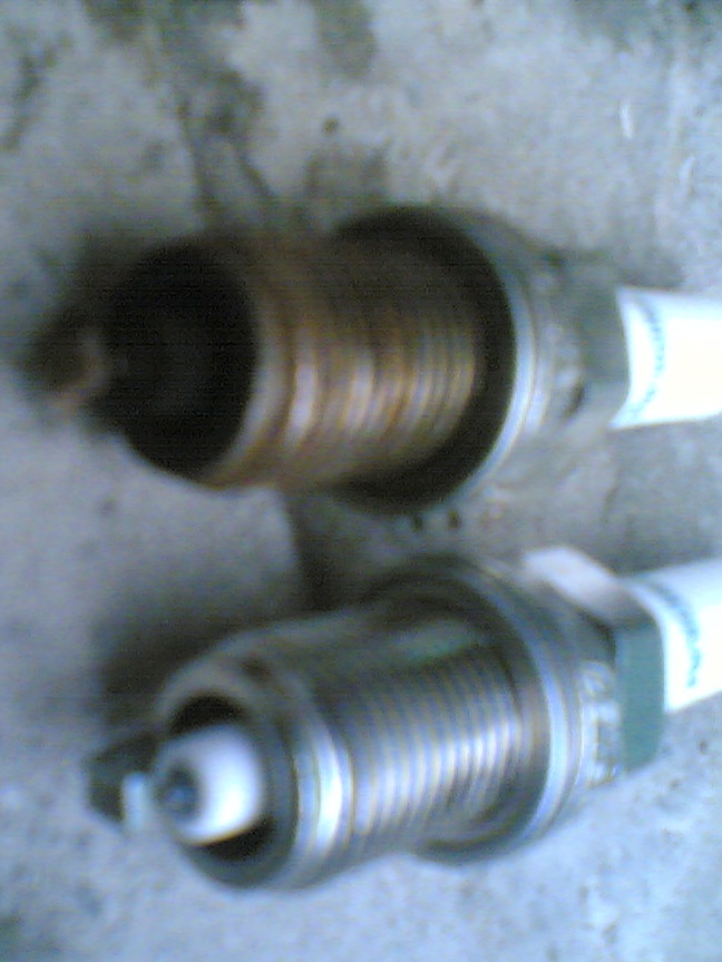 Spark plug  - Toyota Prius 15L 2005