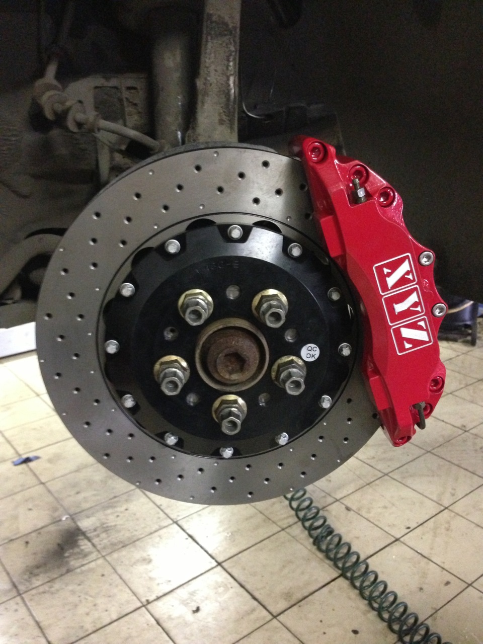 опель астра тормоза 6 поршневые. Opel astra h opc тормоза. суппорт amg 4pot радиальное. диски на суппорта xyz. суппорта 6 поршневые fbs.