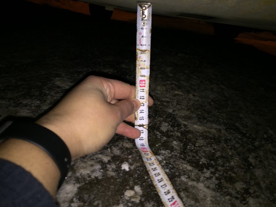 18 см по защите в шкоде, защита плоская, металическая, с вырезом для слива масла, мерил не в самом конце, там меньше, возможно даже и 17см, в начале защиты почти 21см — BMW 2 series Active Tourer (F45). Запчасти на фото: 7011128, 23202125