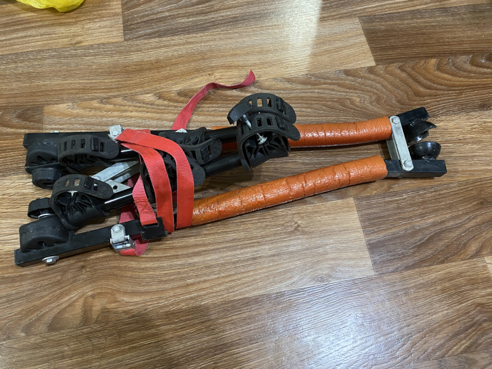 Так этот девайc выглядит в сложенном состоянии — Nissan X-Trail I (t30)