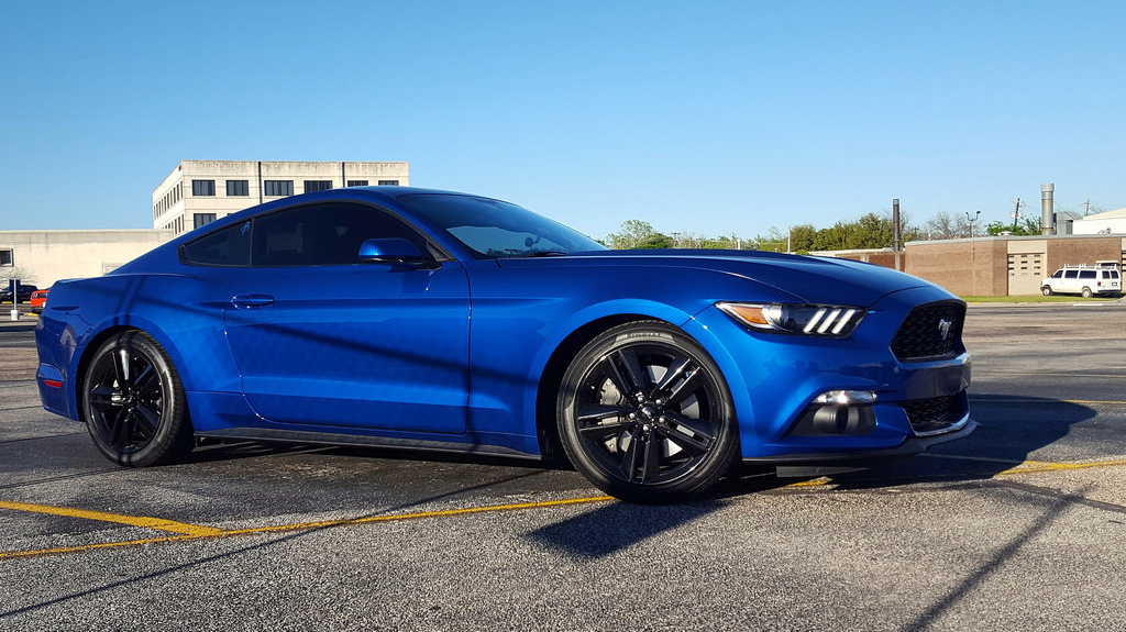 Ford Mustang 2018 gt синий